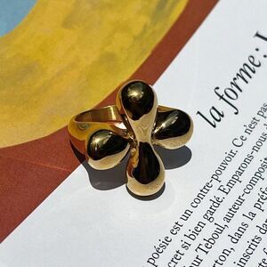 New! “Valeria” Flower Chunky Gold Ring